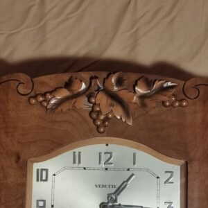 Alternative view of Pendule Westminster Mural