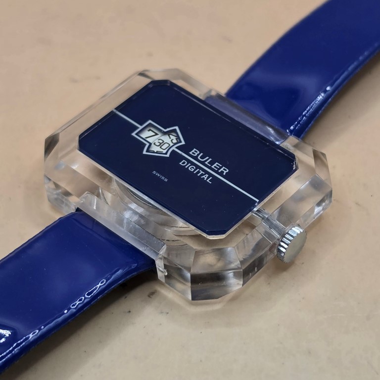 Montre Buler à heure sautante avec mouvement visible bleu – Image 3