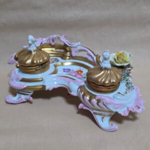 Encrier en porcelaine de Sèvre